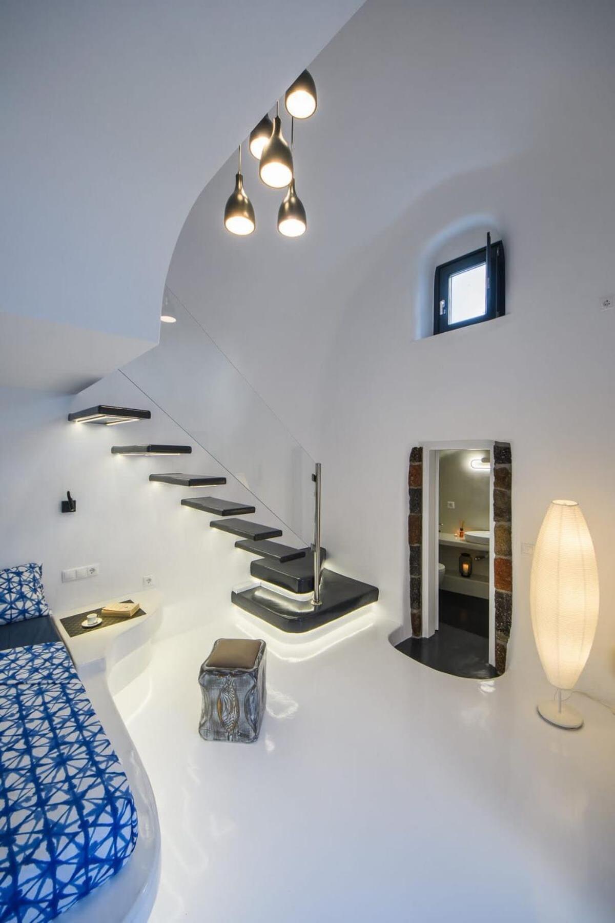 Santorini Traditional Apt With Private Hot Tub Apartment Fira  Exterior photo